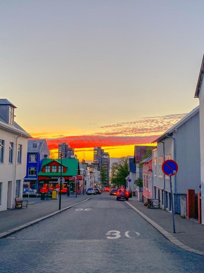 Enjoy Reykjavik Yellow Door Apartment Luaran gambar