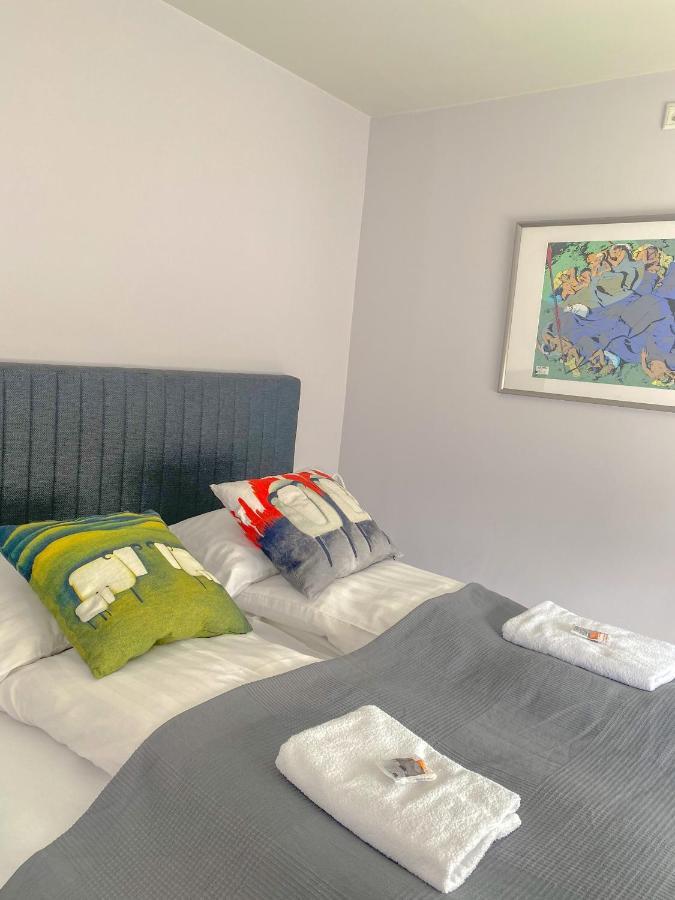 Enjoy Reykjavik Yellow Door Apartment Luaran gambar