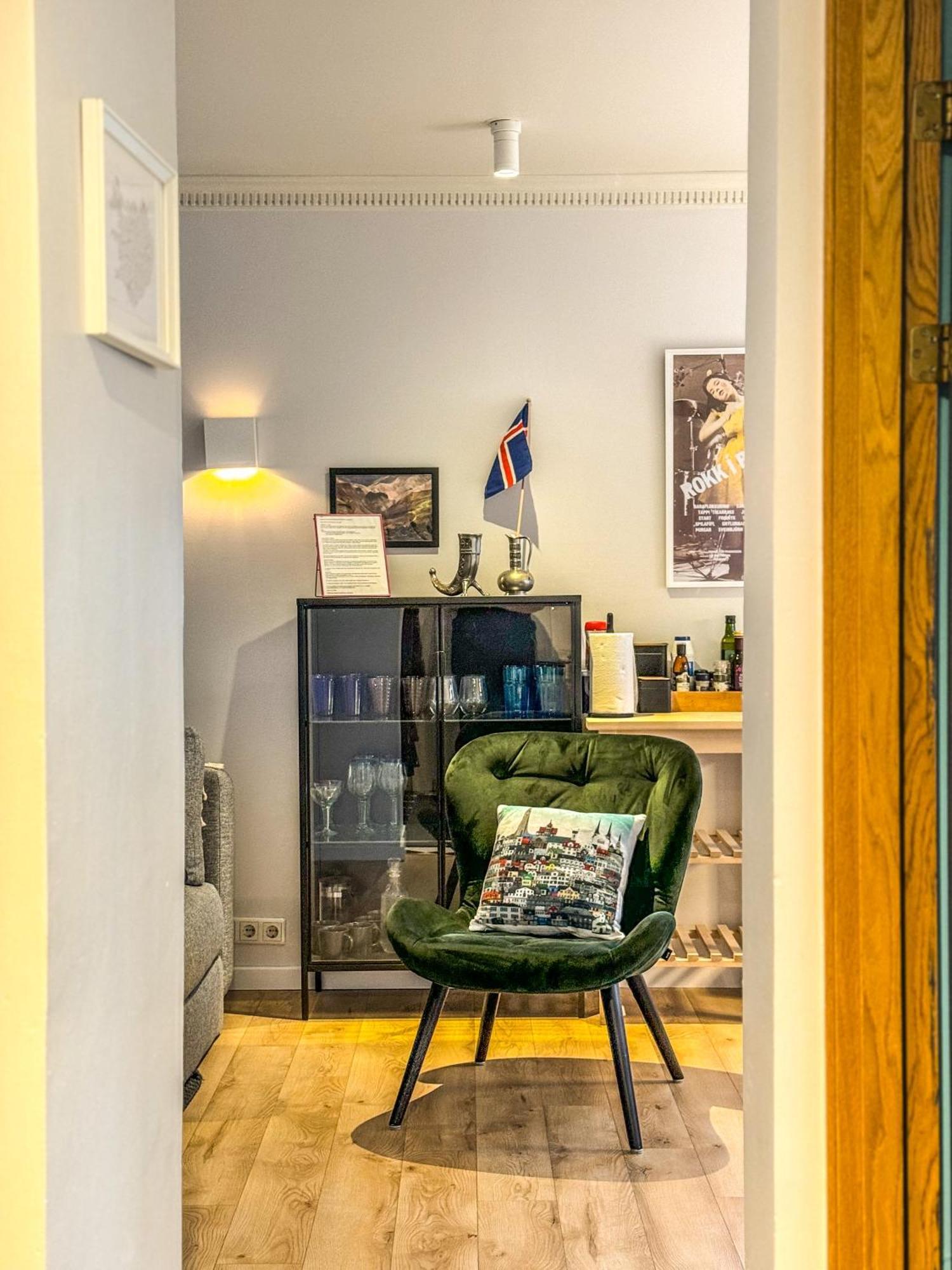 Enjoy Reykjavik Yellow Door Apartment Luaran gambar